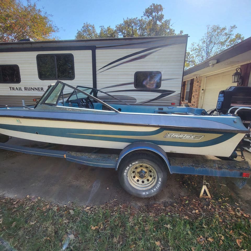 Sunk boat removal — Texas